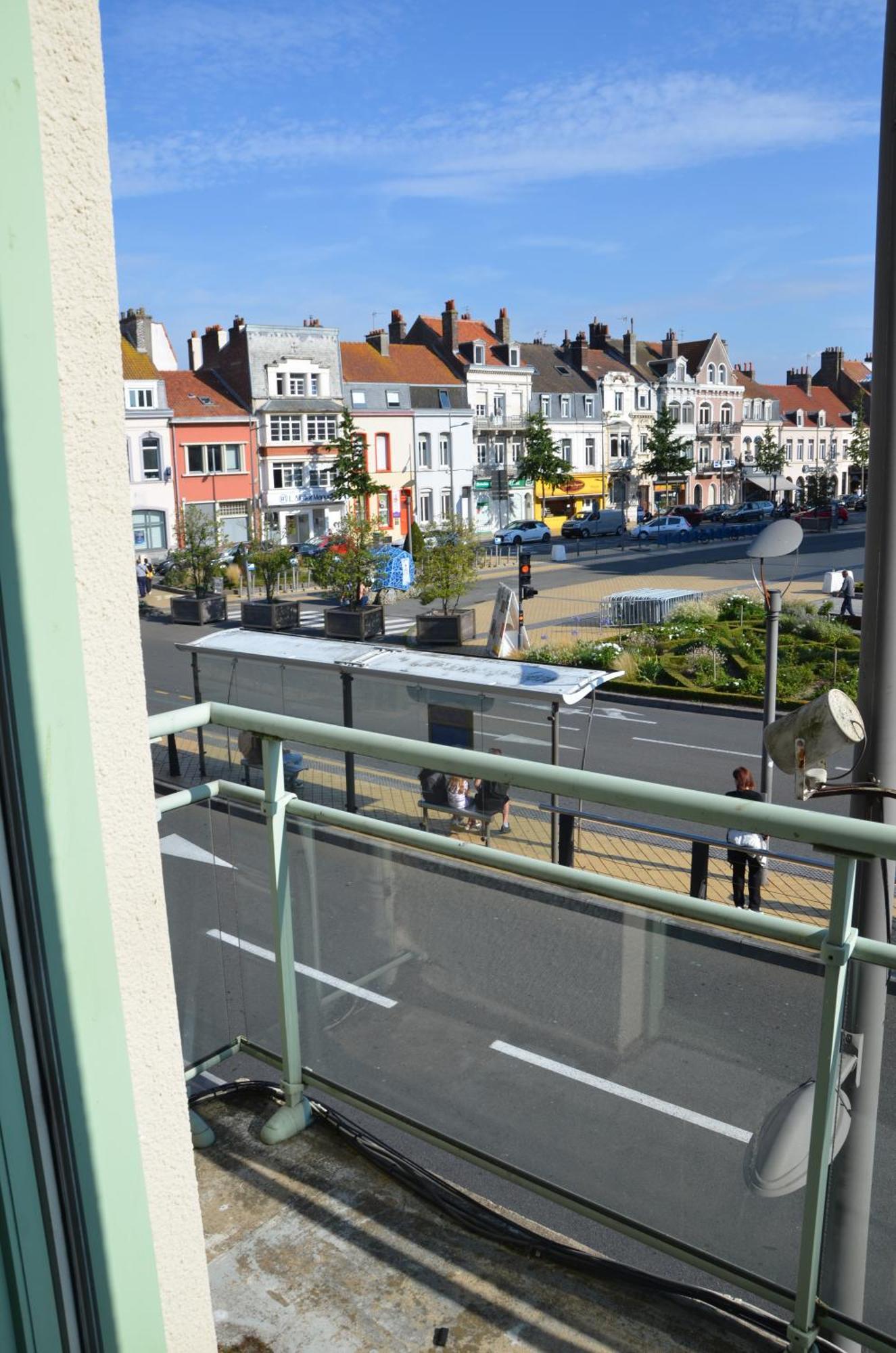 Le Gambetta Theatre De Calais Lejlighed Eksteriør billede